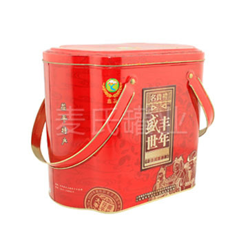 手提红枣铁罐